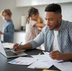 Factures et comptabilité simplifiées : solutions pour papas entrepreneurs