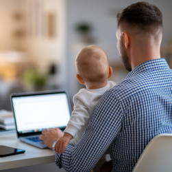 Concilier paternité et gestion d'entreprise : les outils numériques essentiels