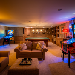 Salle de jeux dans le sous-sol : précautions et aménagements essentiels