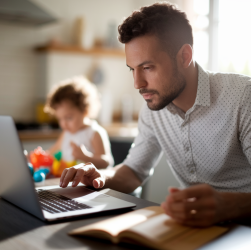 Formation continue pour papas actifs : ressources gratuites et accessibles